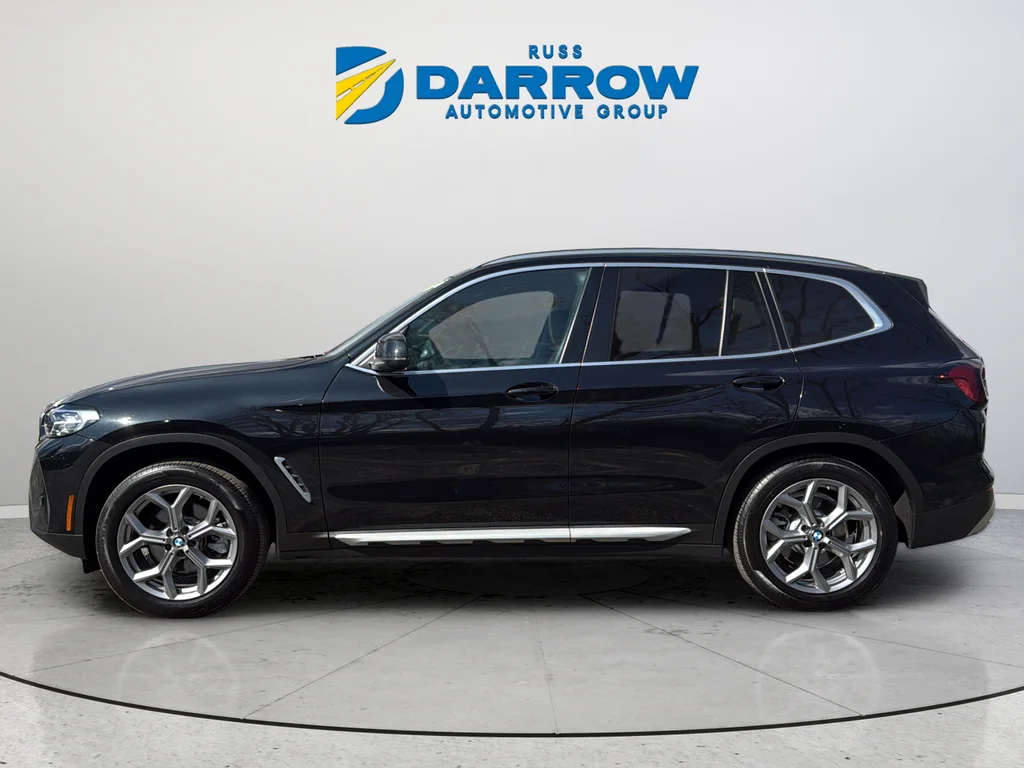 Used 2023 Black BMW xDrive30i image 2