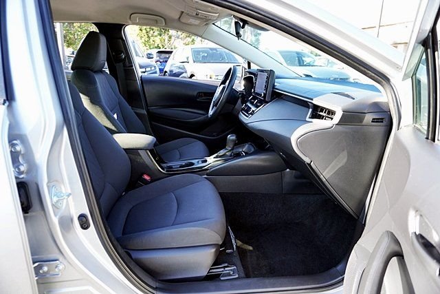 Used 2022 Silver Toyota LE image 11