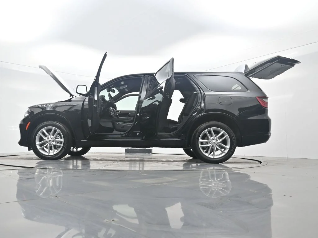 New 2026 Diamond Black Clear-Coat Exterior Paint Dodge GT image 49