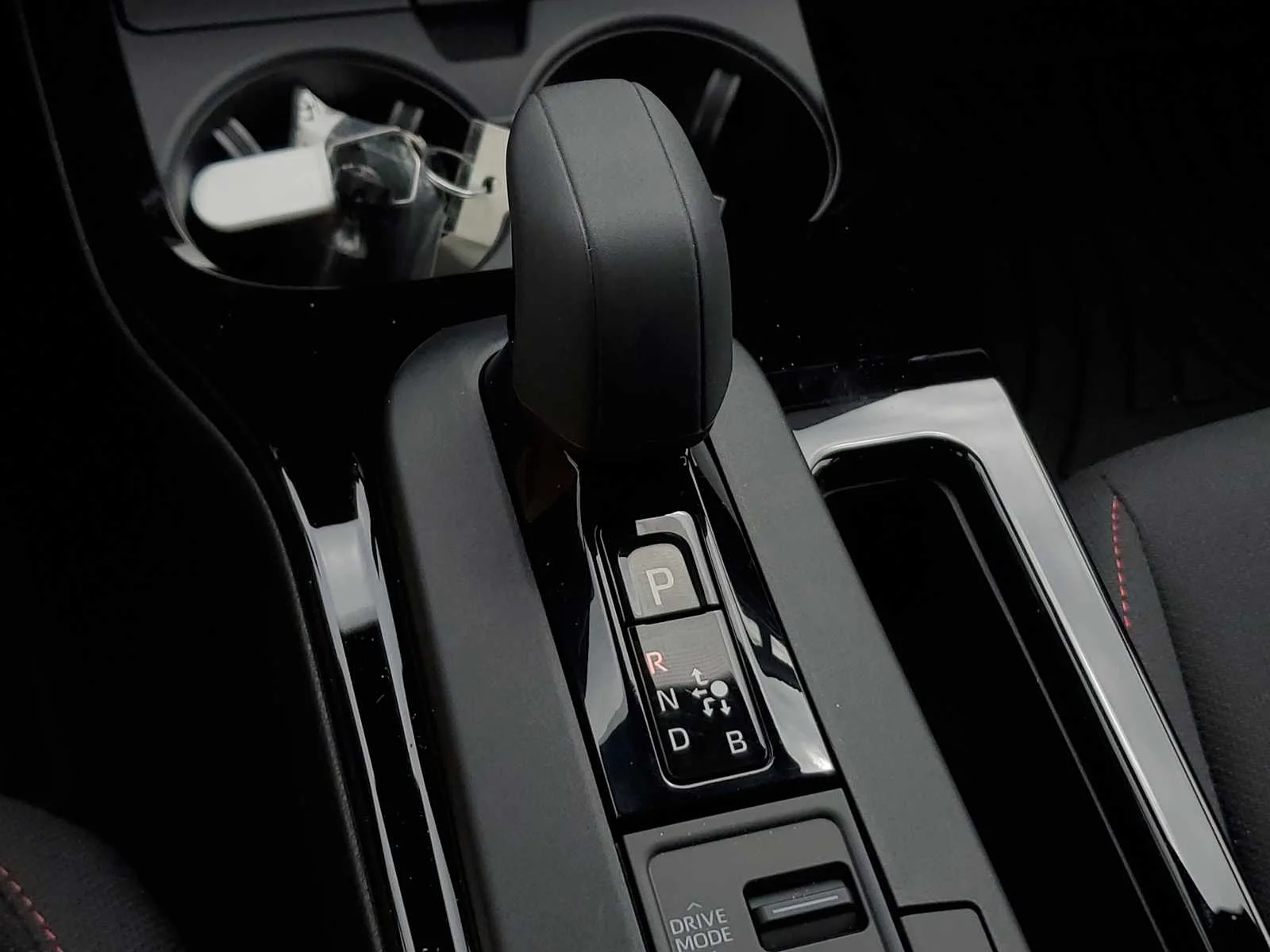 New 2026 Wind Chill Pearl Toyota SE image 26