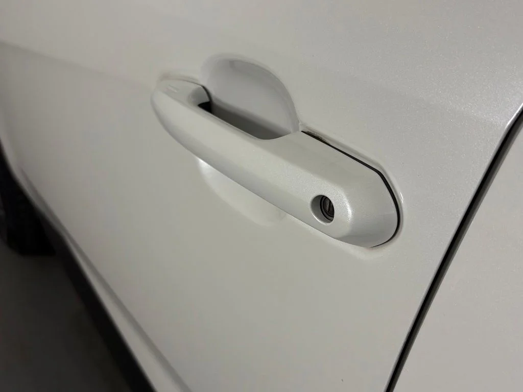 Used 2021 White Toyota XLE Premium image 12
