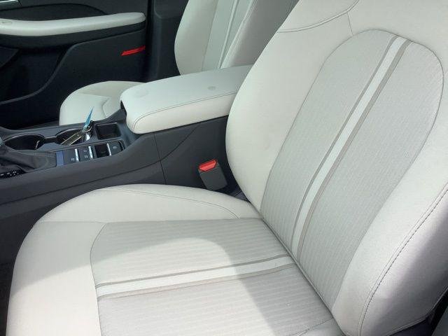 2025 Hyundai Sonata SE - Photo 17