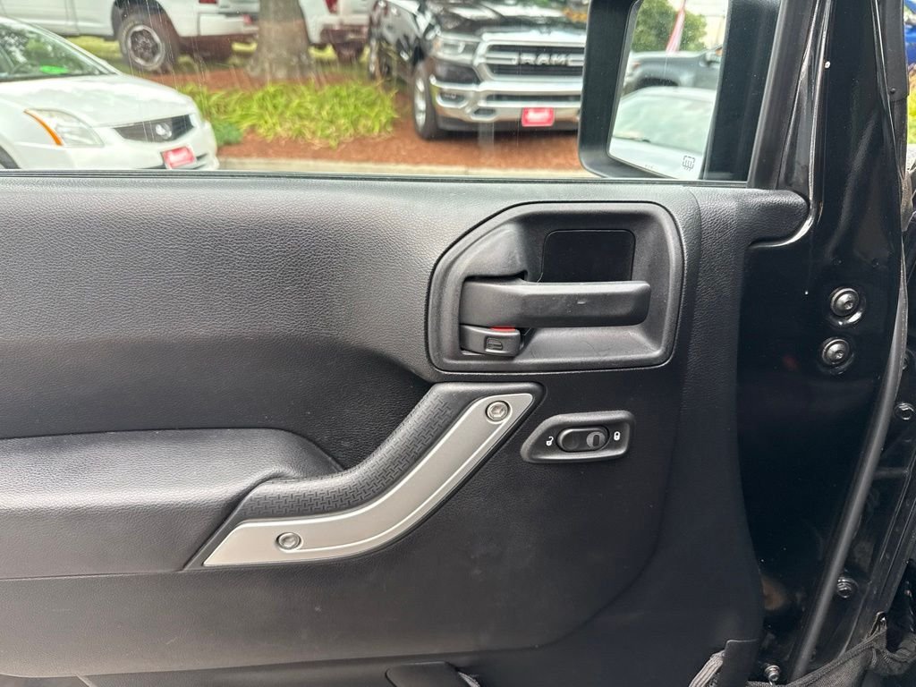 Used 2014 Black Jeep Unlimited Rubicon image 19
