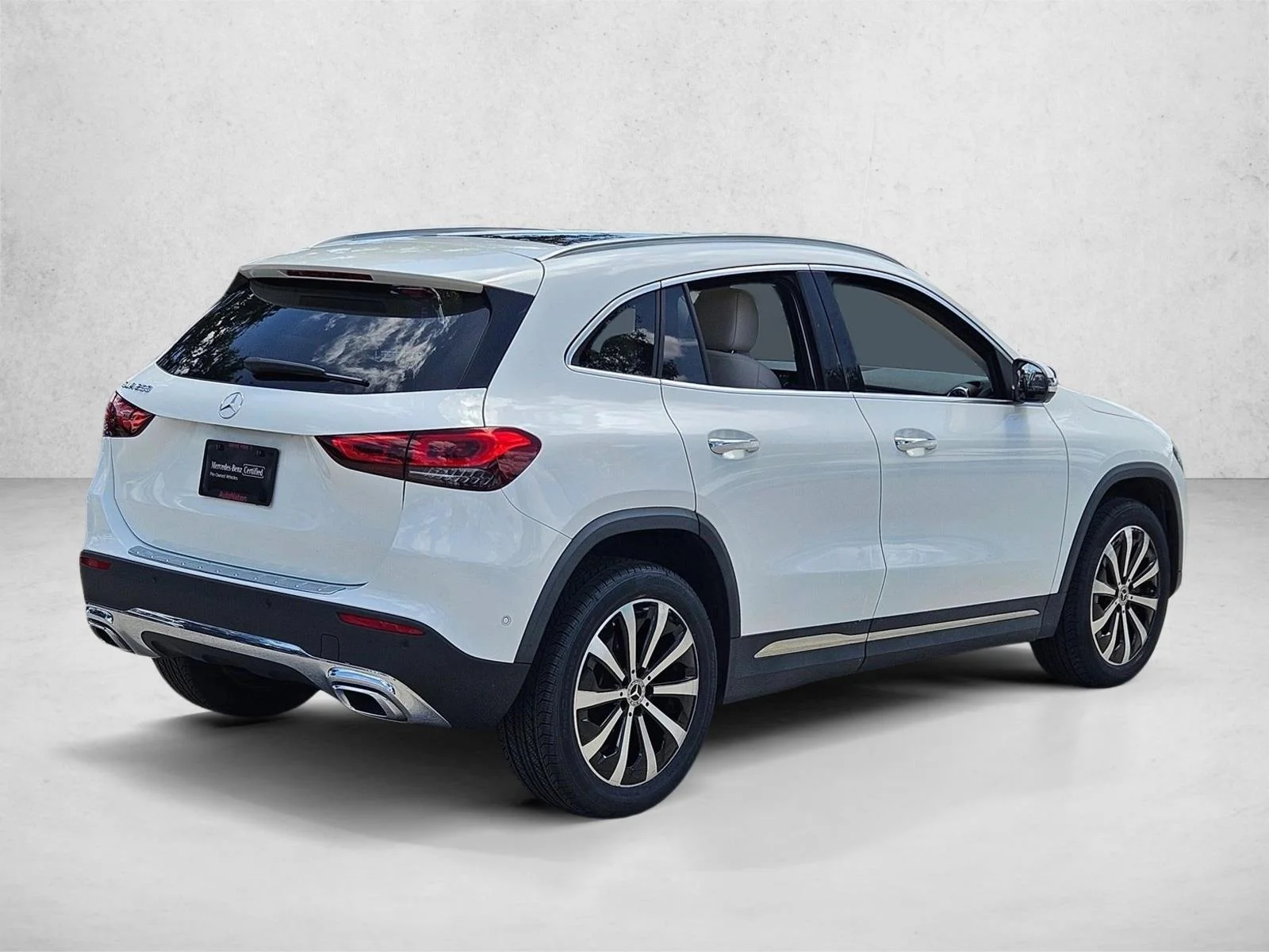 Used 2023 Polar White Mercedes-Benz GLA 250 image 5