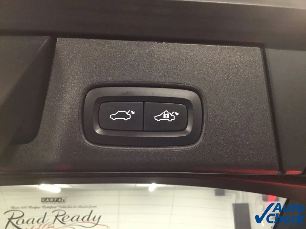 Used 2020 Black Volvo T6 AWD image 13