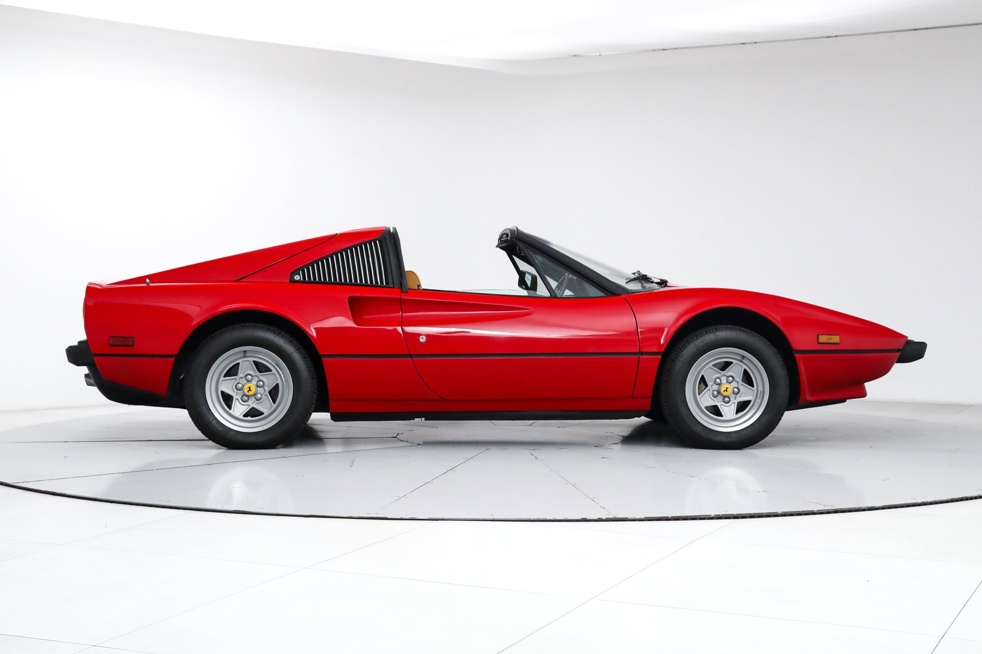 Used 1981 Red Ferrari  image 10
