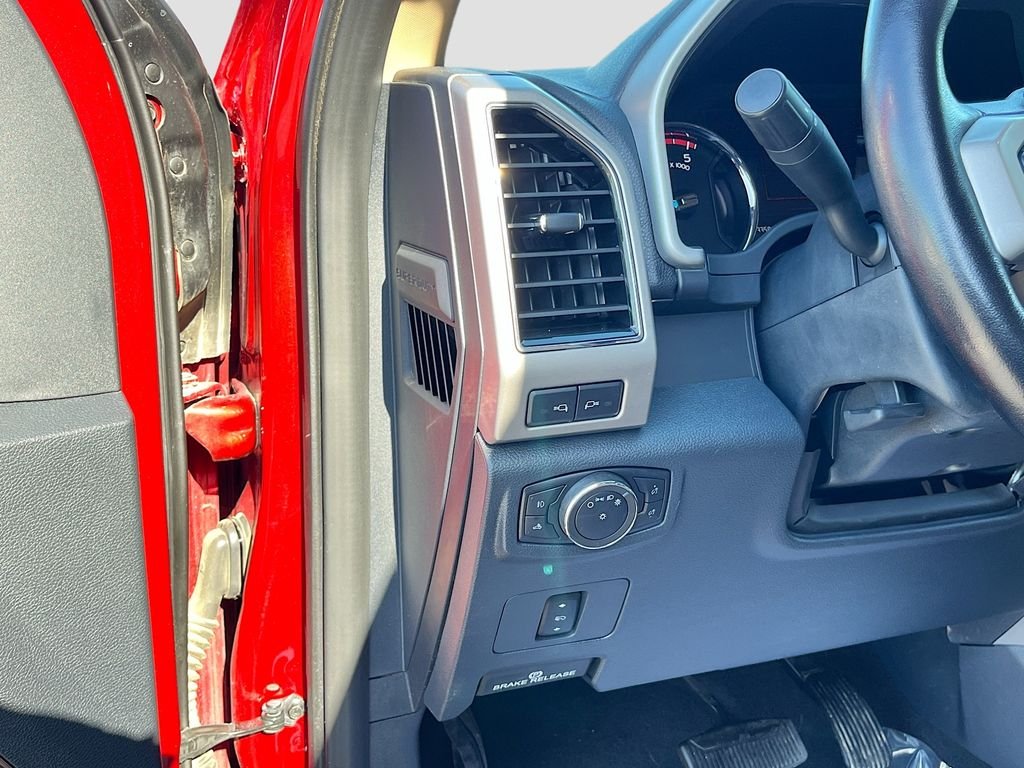 Used 2022 Red Ford Lariat image 10