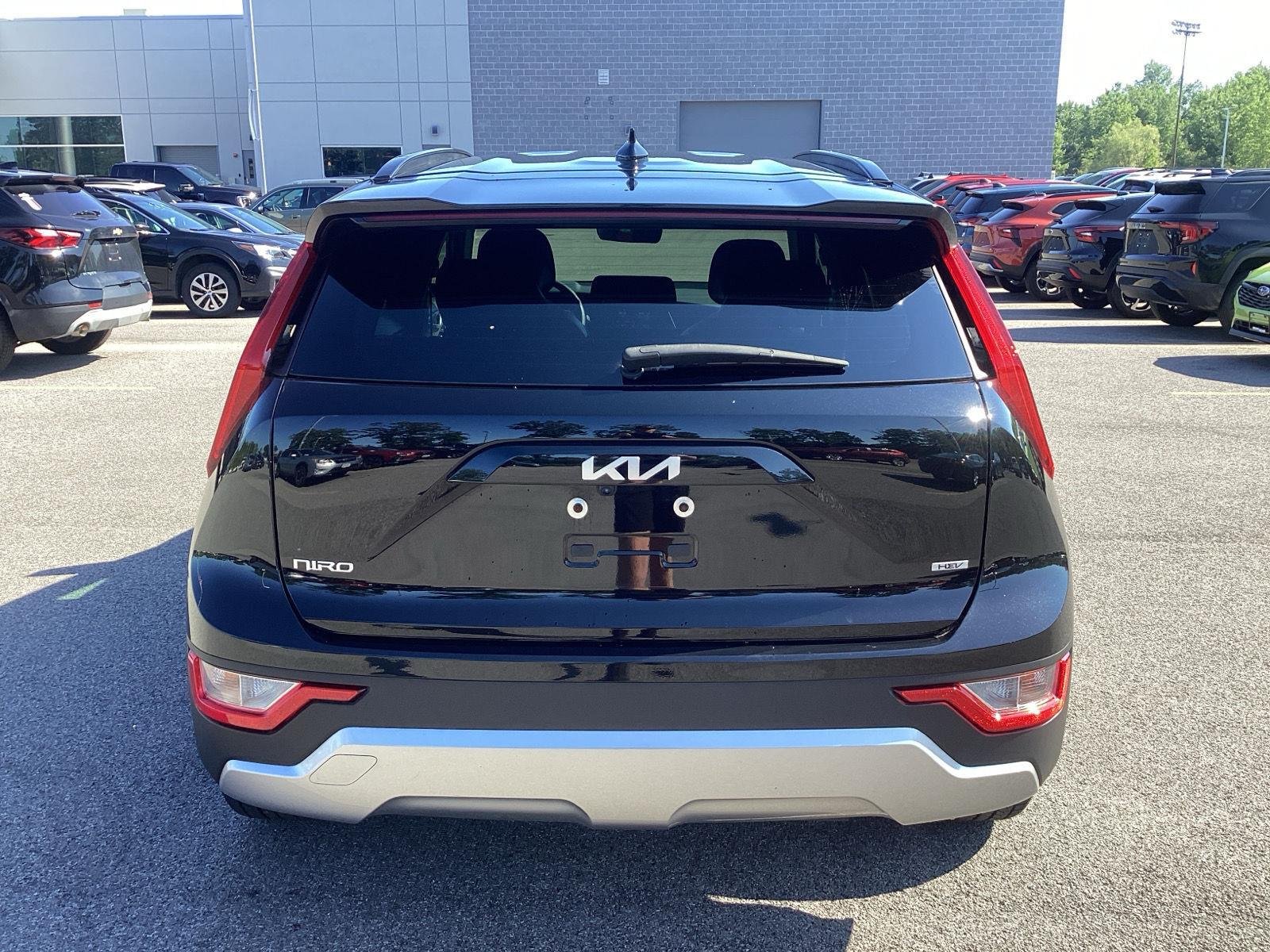 Used 2024 Aurora Black Pearl Kia LX image 6
