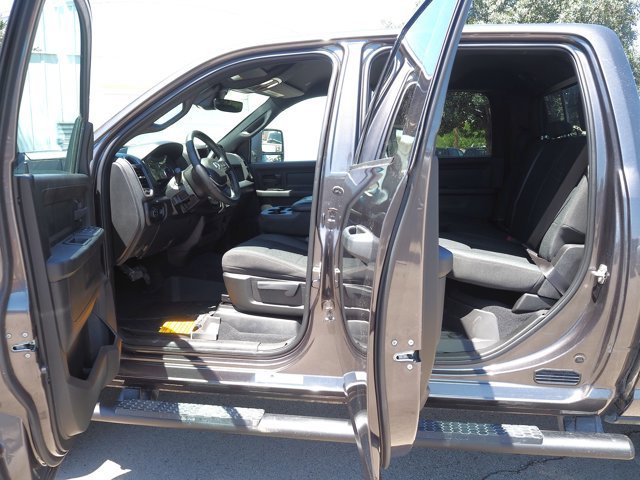 Used 2025 Granite Crystal Metallic Clearcoat Ram Tradesman image 10
