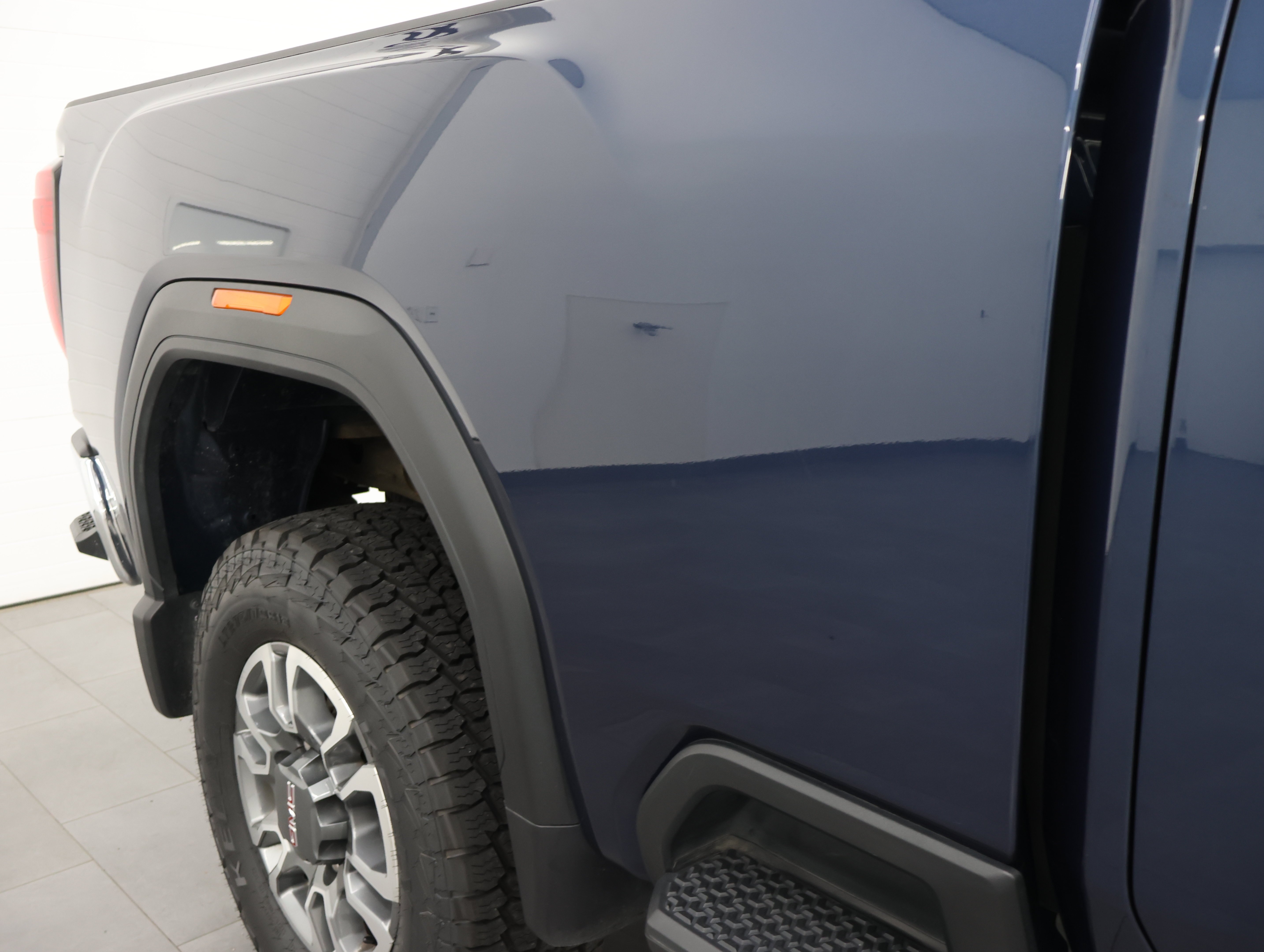 Used 2023 Pacific Blue Metallic GMC 4x4 Crew Cab SLE: CREW-SHORT-SLE-6.6L DIESEL-4WD-NEW TIRES-BACKUP CAM image 26