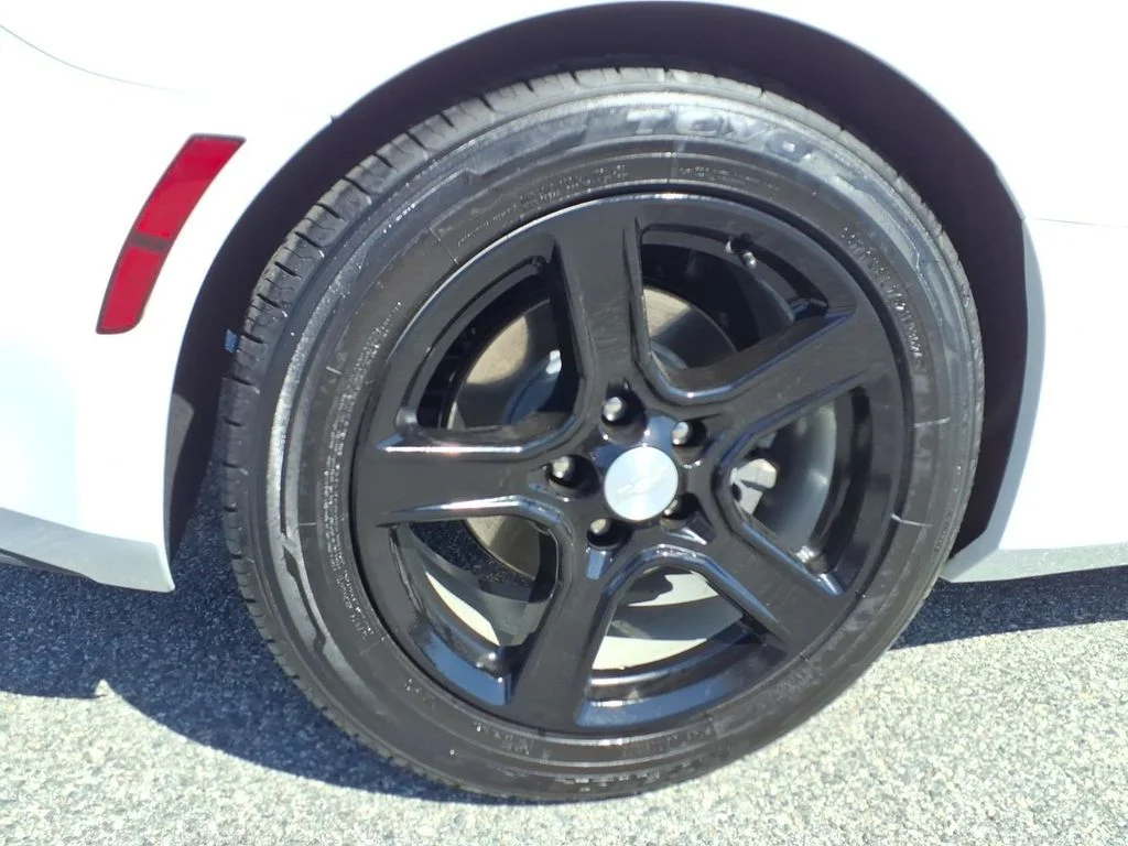 Used 2023 White Chevrolet 1LT image 30