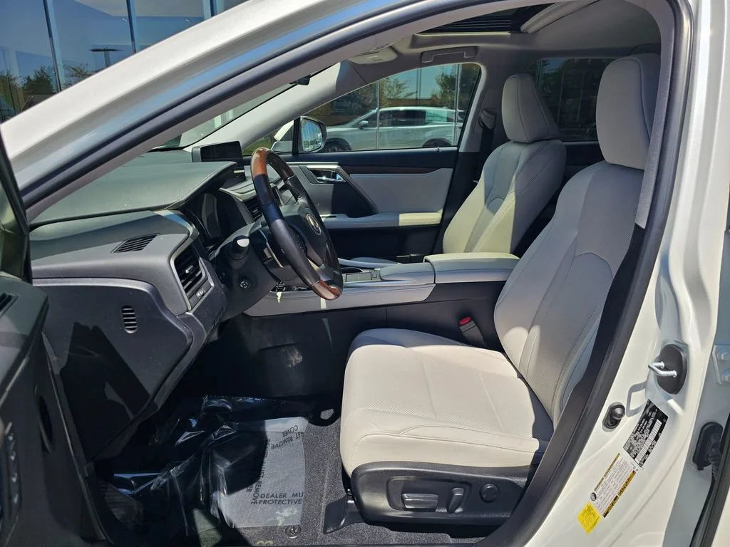 Used 2021  Lexus RX 350L image 20