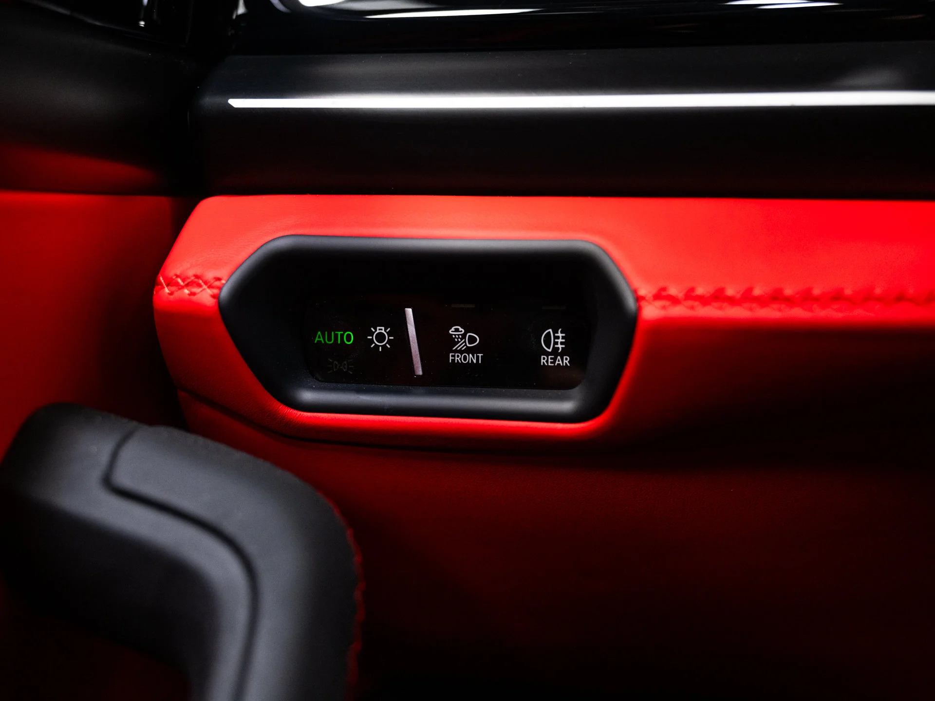 Used 2025  Lamborghini SE image 86