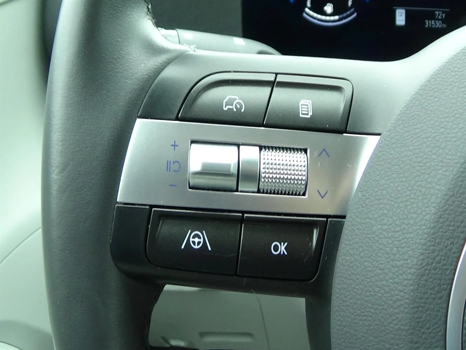 Used 2025 Abyss Black Pearl (a2b) Hyundai SEL image 18
