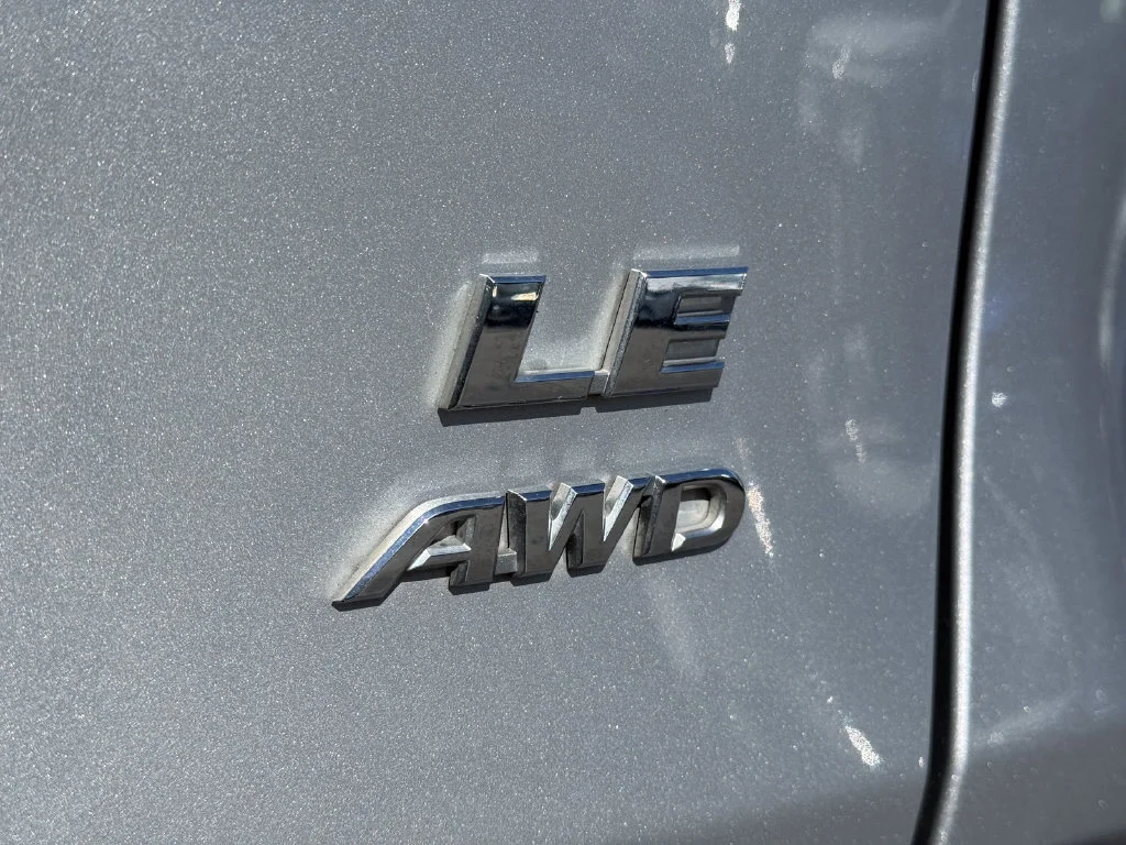 Used 2025  Toyota LE image 12