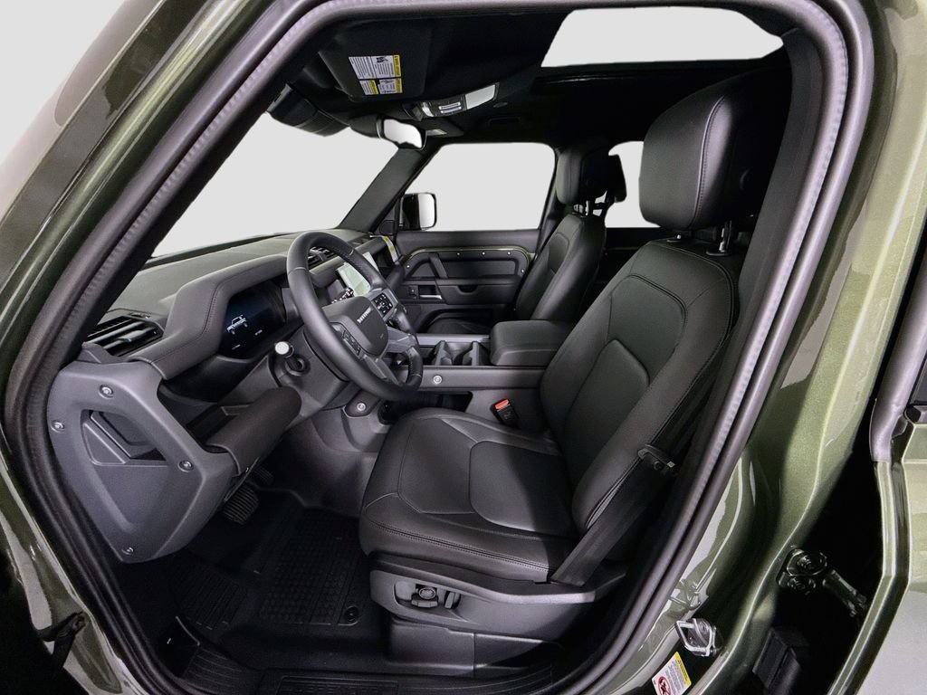 New 2026 Woolstone Green Land Rover X-Dynamic SE image 19