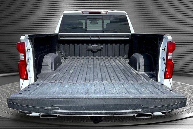 Used 2024 White Chevrolet RST image 7