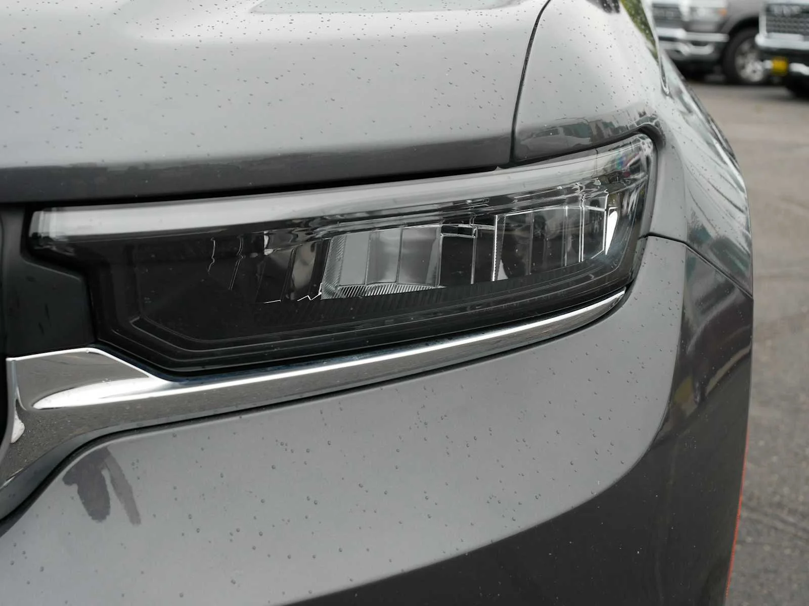 Used 2023 Baltic Gray Metallic Clearcoat Jeep Laredo image 9