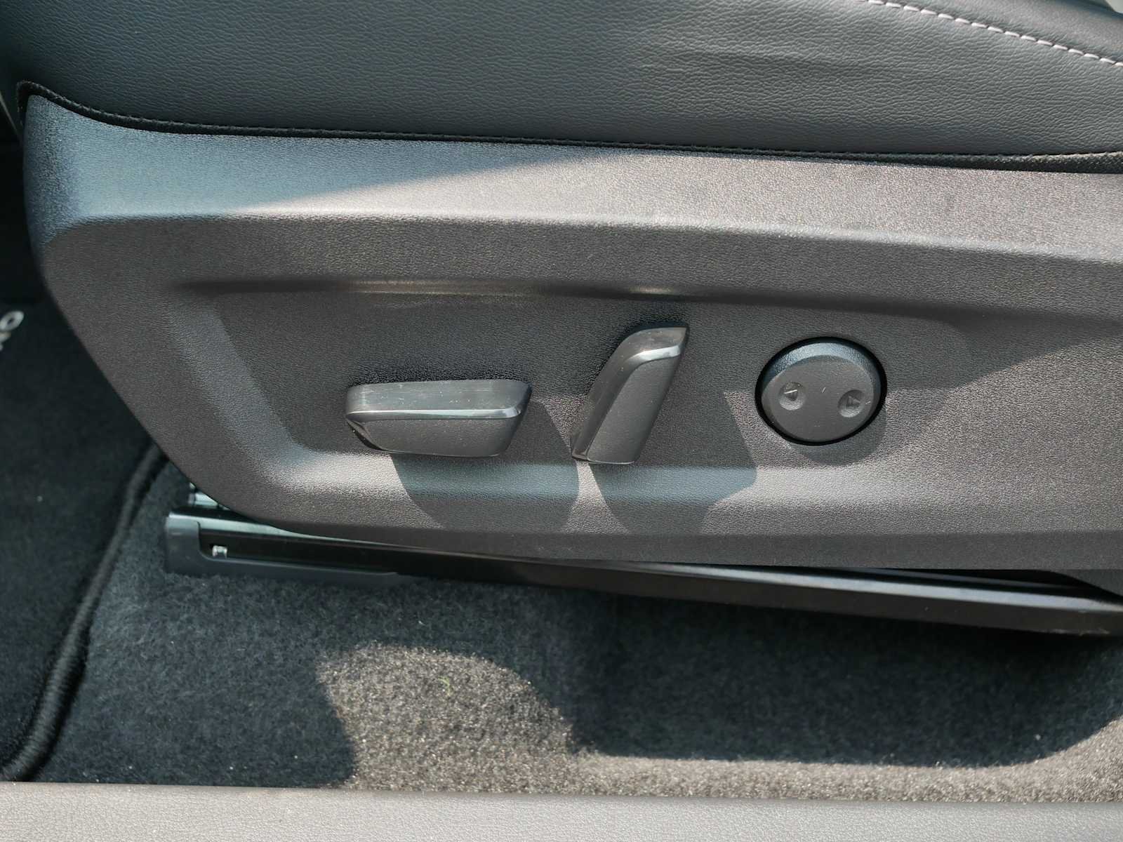 2025 Nissan Murano SV - Photo 12