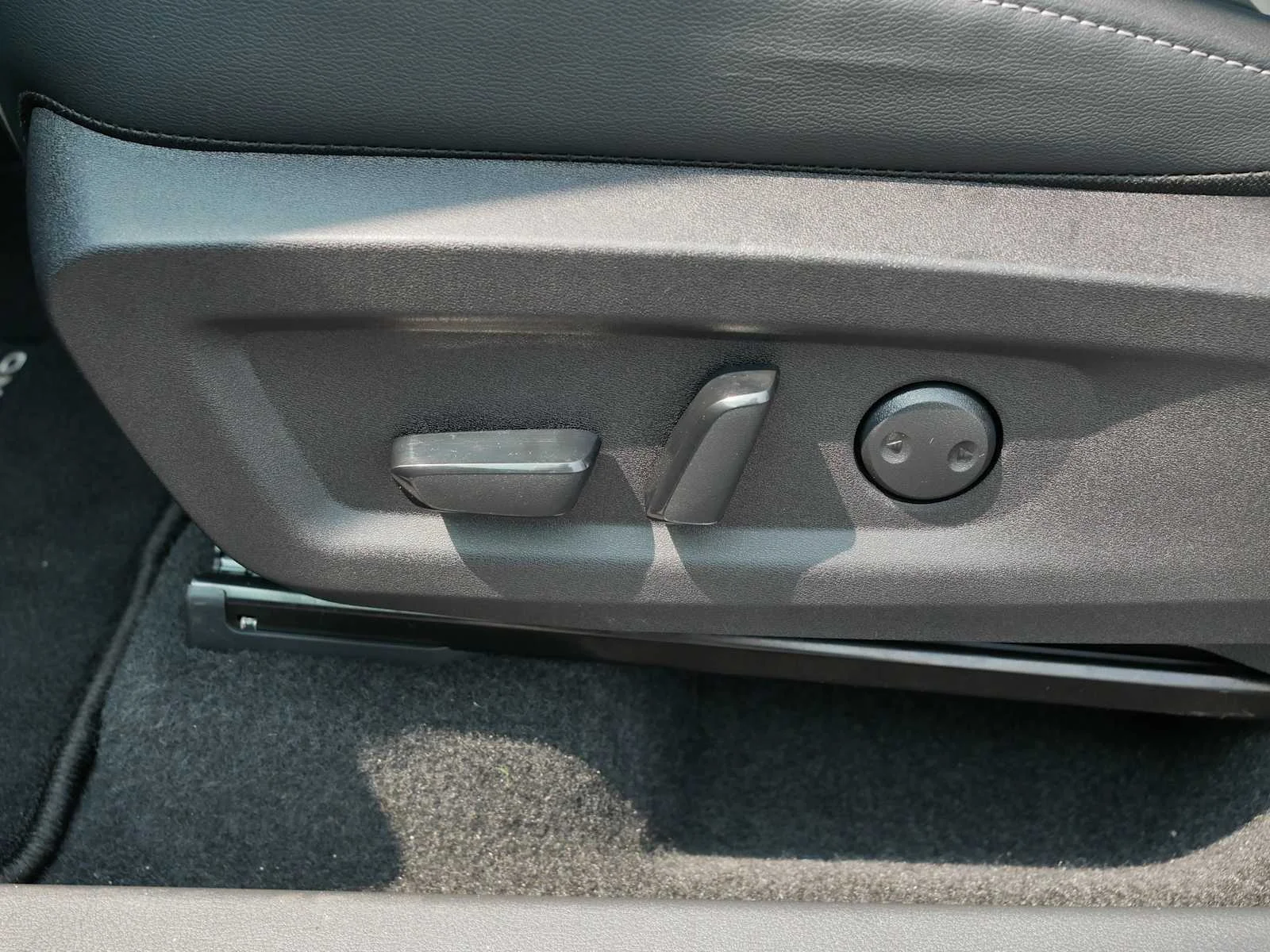2025 Nissan Murano SV - Photo 12