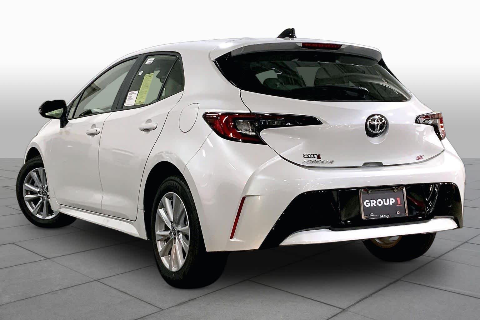 New 2026 Wind Chill Pearl Toyota SE image 12