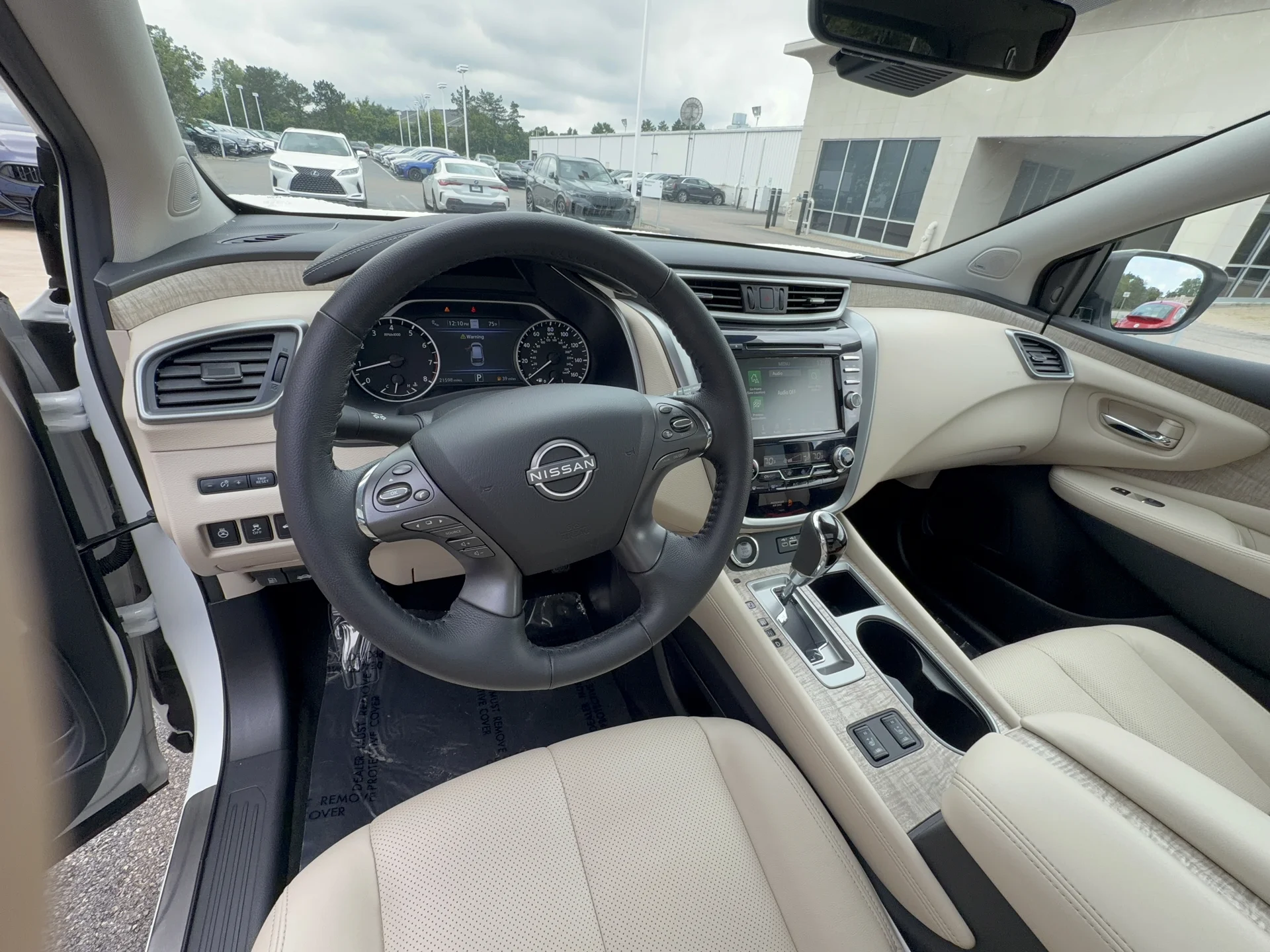 Used 2024 Pearl White TriCoat Nissan SL image 10
