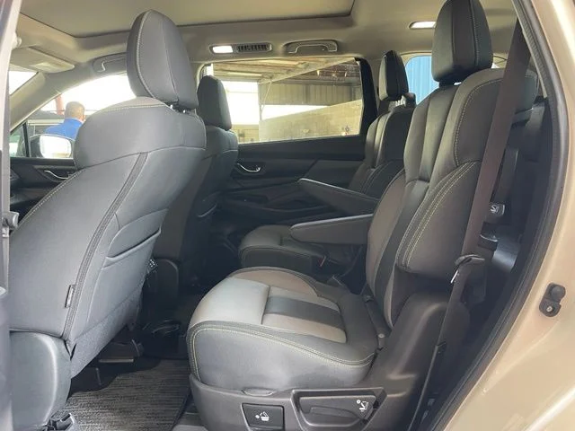 Used 2025 White Subaru Onyx Edition image 25