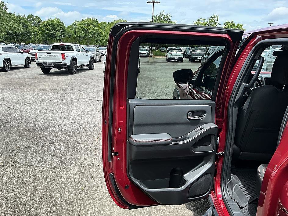 Used 2022 Cardinal Red Tricoat Nissan PRO-X image 19