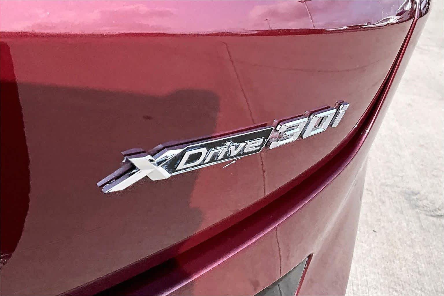 Used 2023 Piemont Red BMW xDrive30i image 9