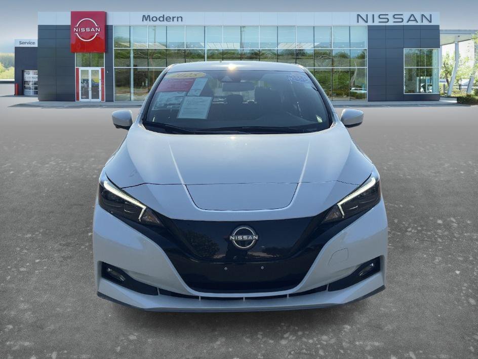 Used 2025 Pearl White Tricoat Nissan SV PLUS image 2