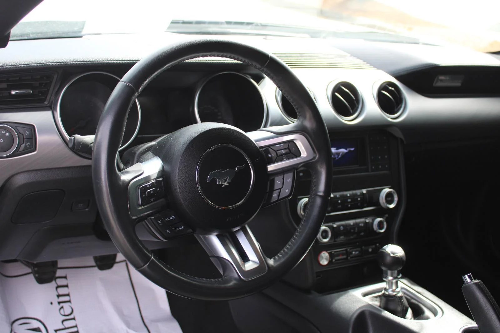 2022 Ford Mustang GT - Photo 8