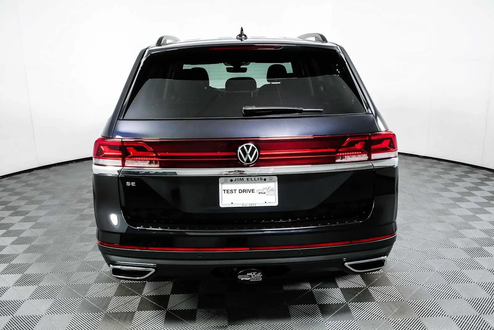 New 2026 Deep Black Pearl Volkswagen 2.0T SE w/Technology image 27