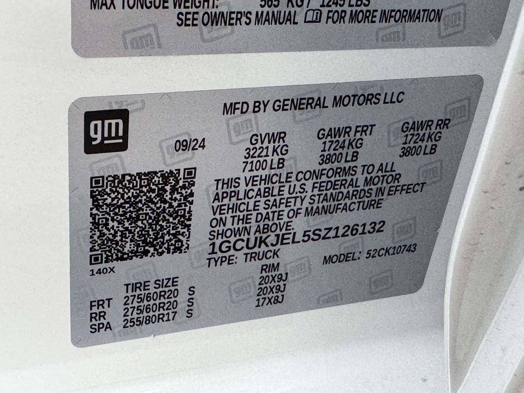Used 2025 Beige Chevrolet High Country image 28