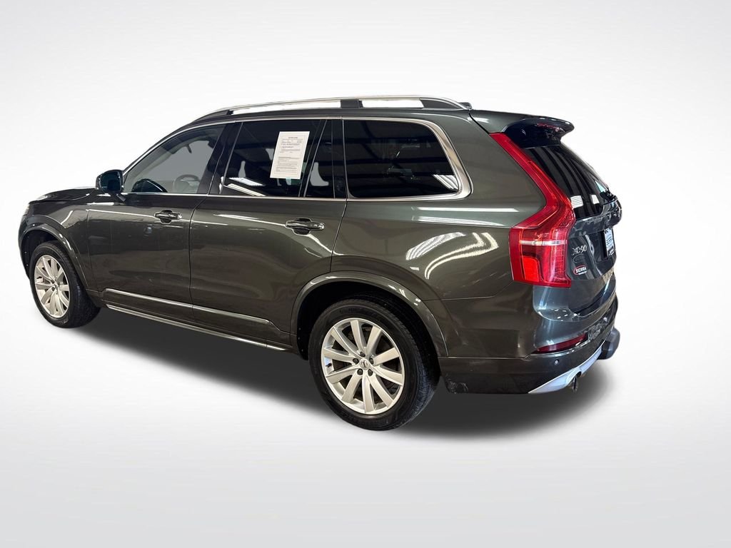 Used 2018 Green Volvo T5 Momentum image 3