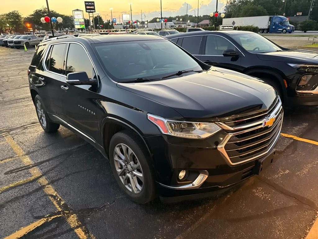 Used 2018 Black Chevrolet Premier image 3