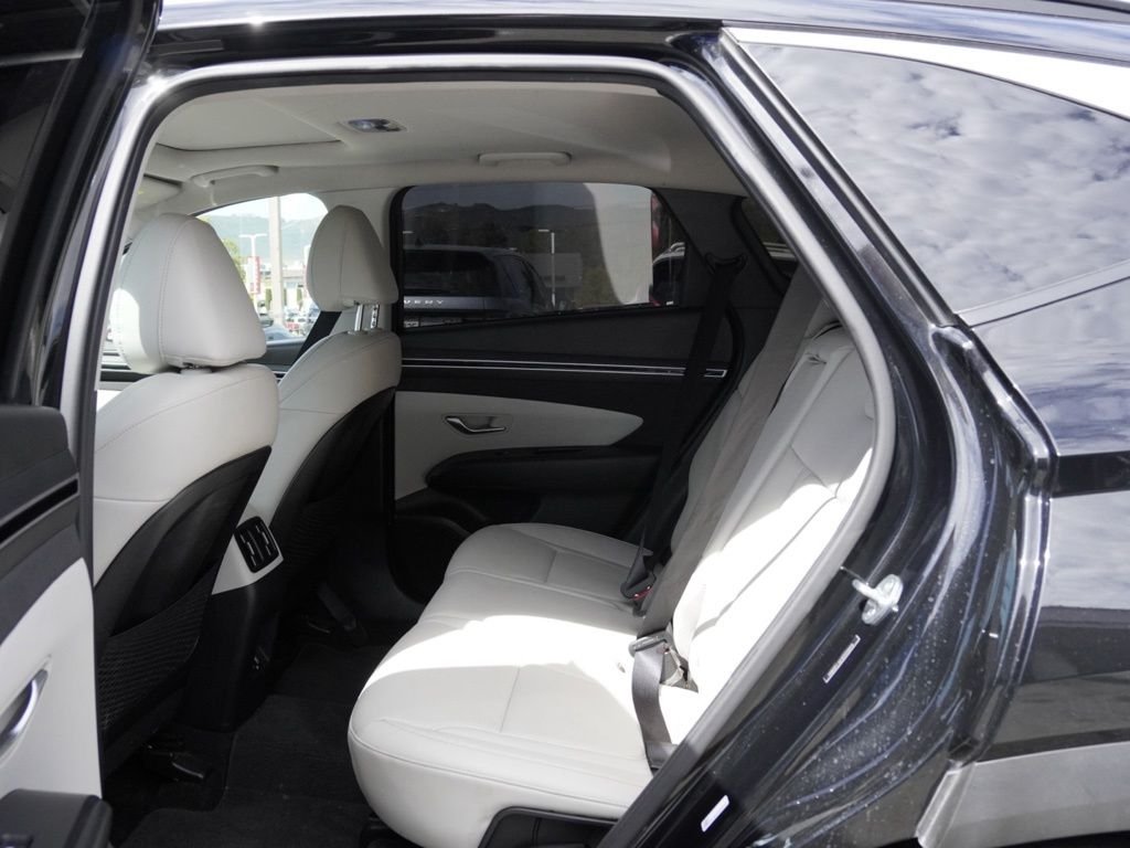 Used 2023 Black Hyundai SEL image 13
