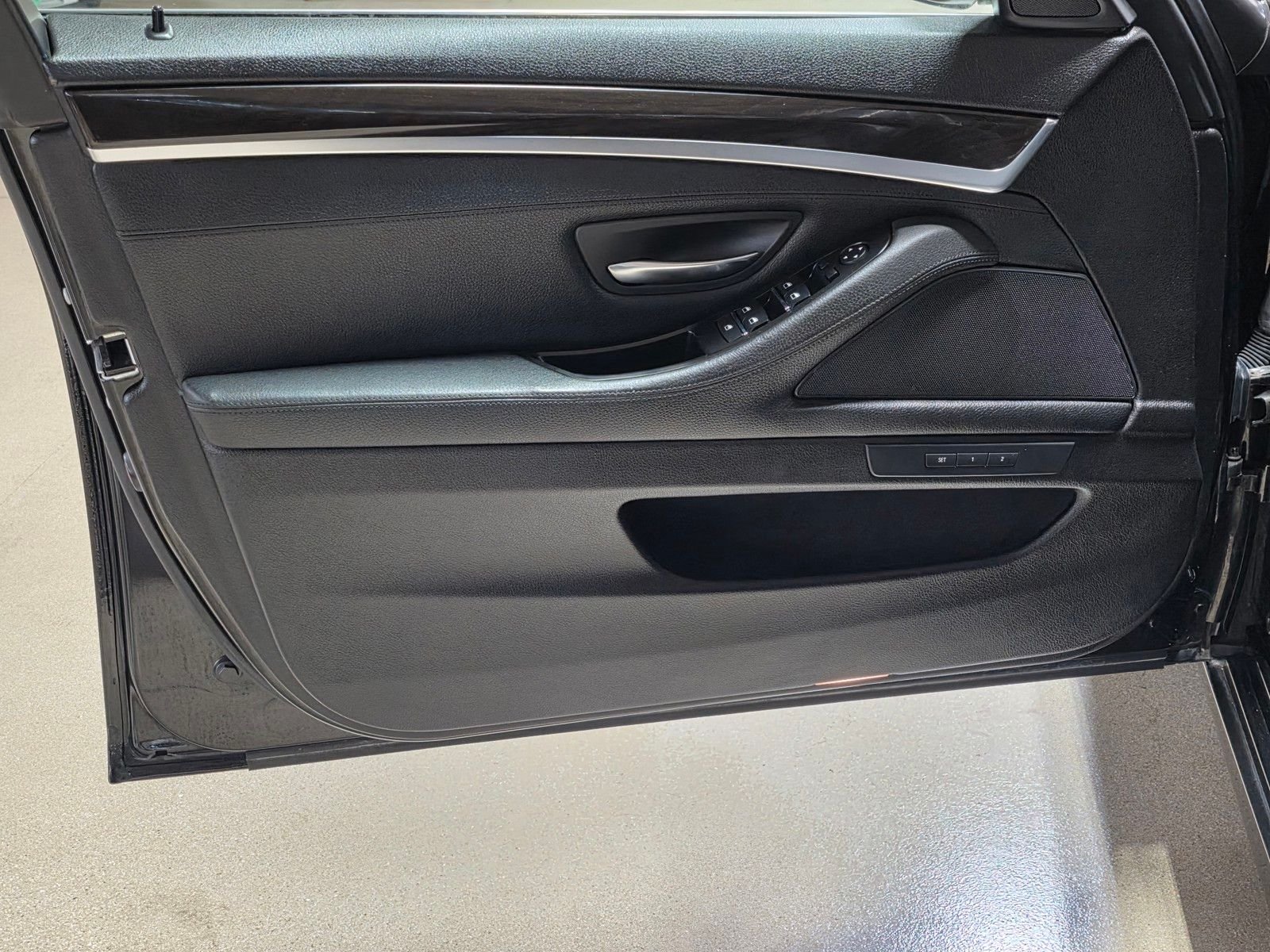 Used 2015 Jet Black BMW 528i image 20