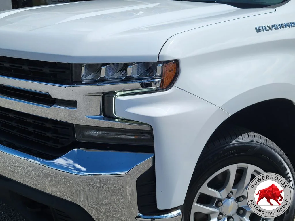 Used 2021 White Chevrolet LT image 10
