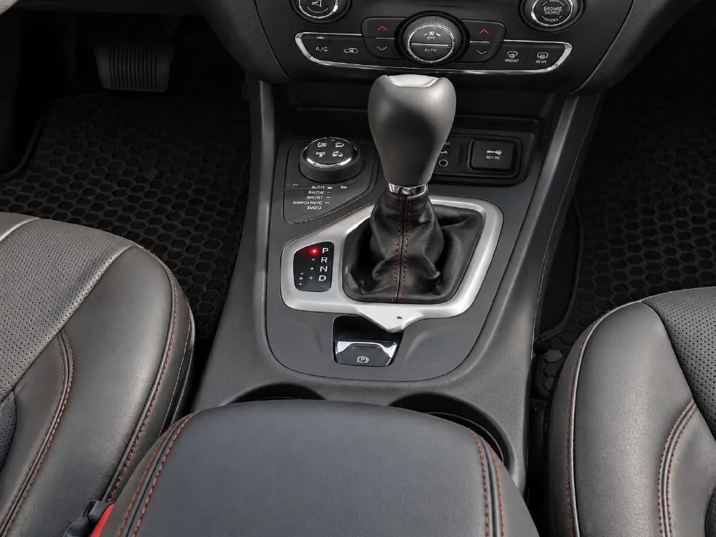 Used 2016 Red Jeep Trailhawk image 28