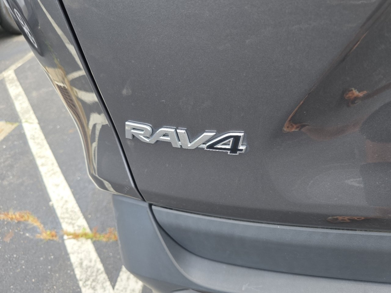 Used 2022 Gray Toyota LE image 16