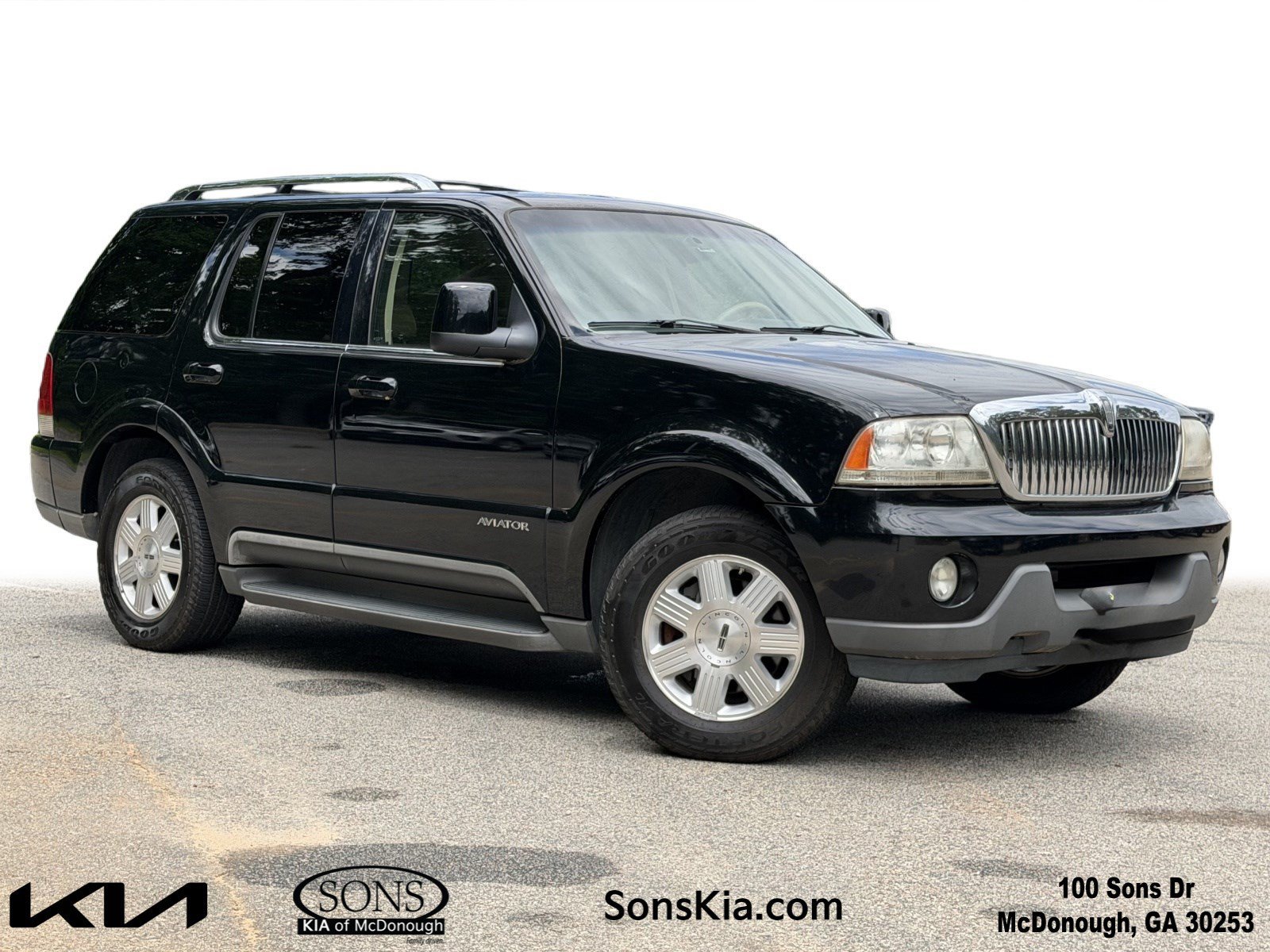 Used 2005 Black Lincoln Base image 1