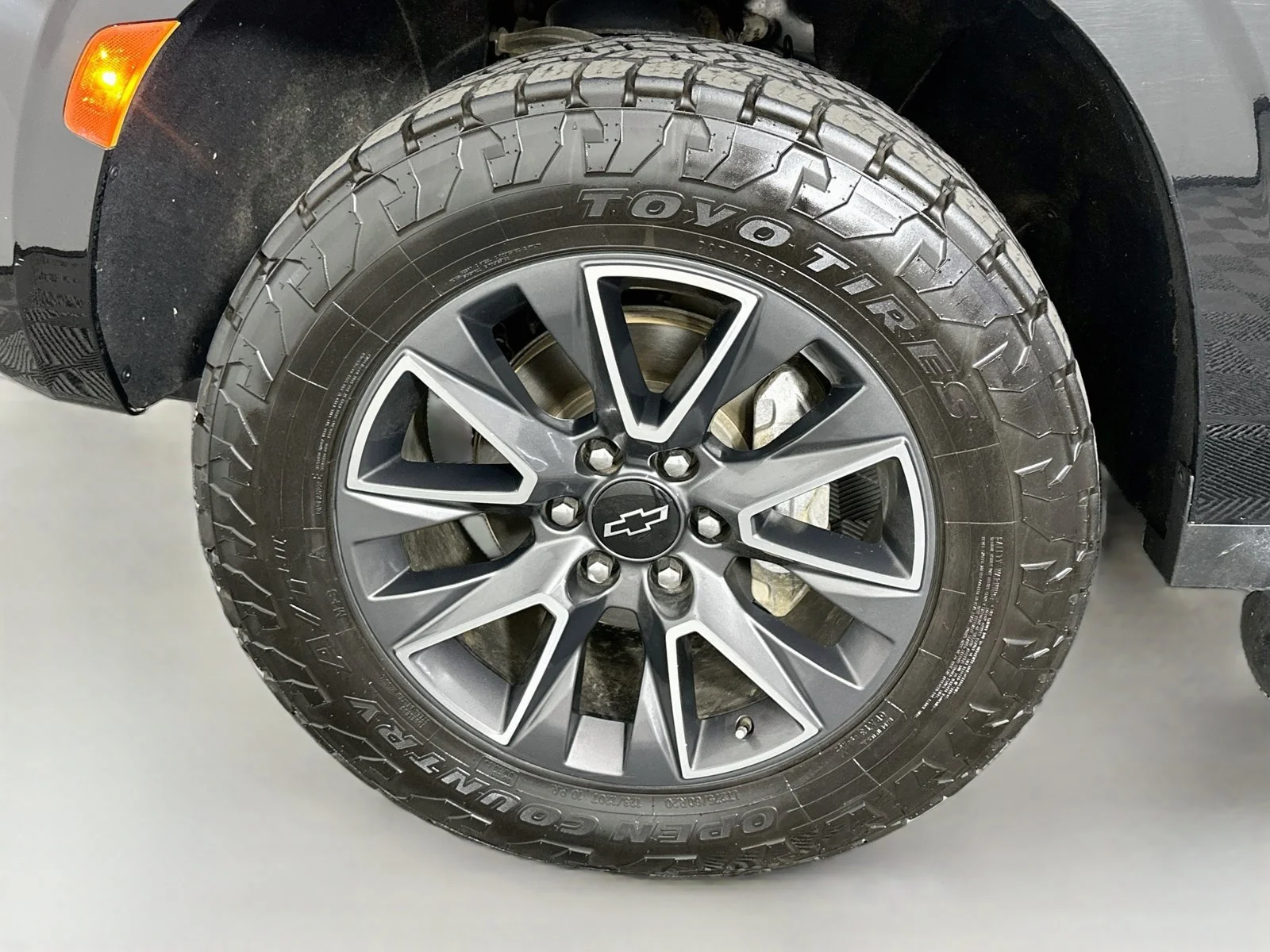 Used 2022 Black Chevrolet Z71 image 34