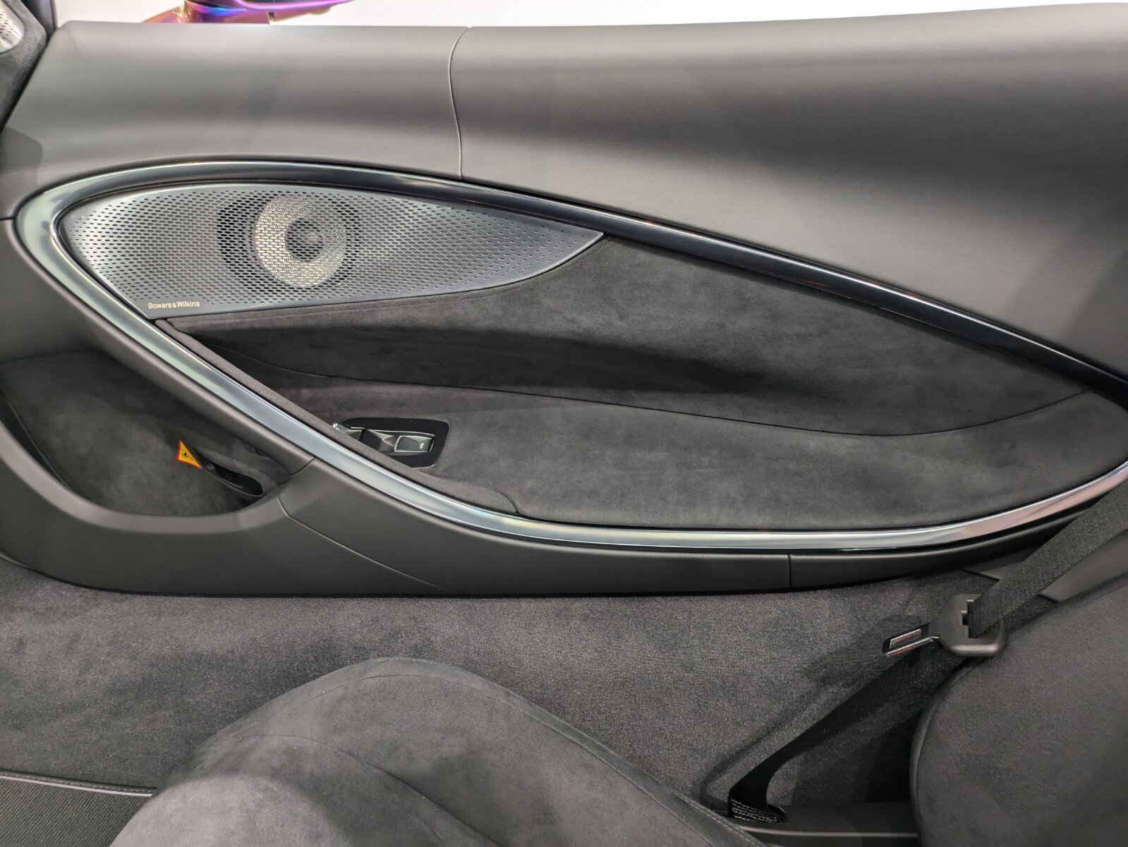 2025 McLaren Artura - Photo 18