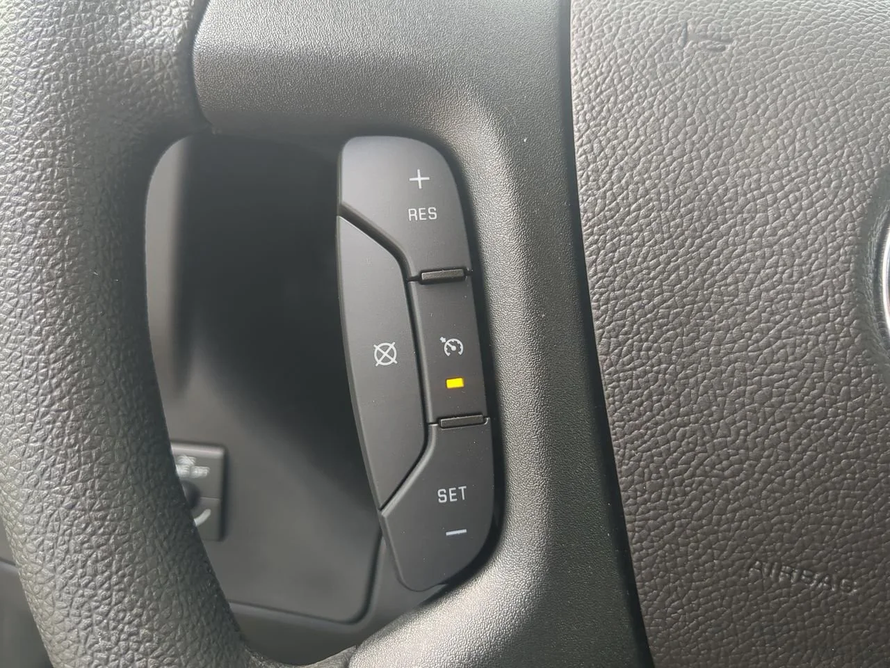 New 2025 Summit White GMC Work Van image 31