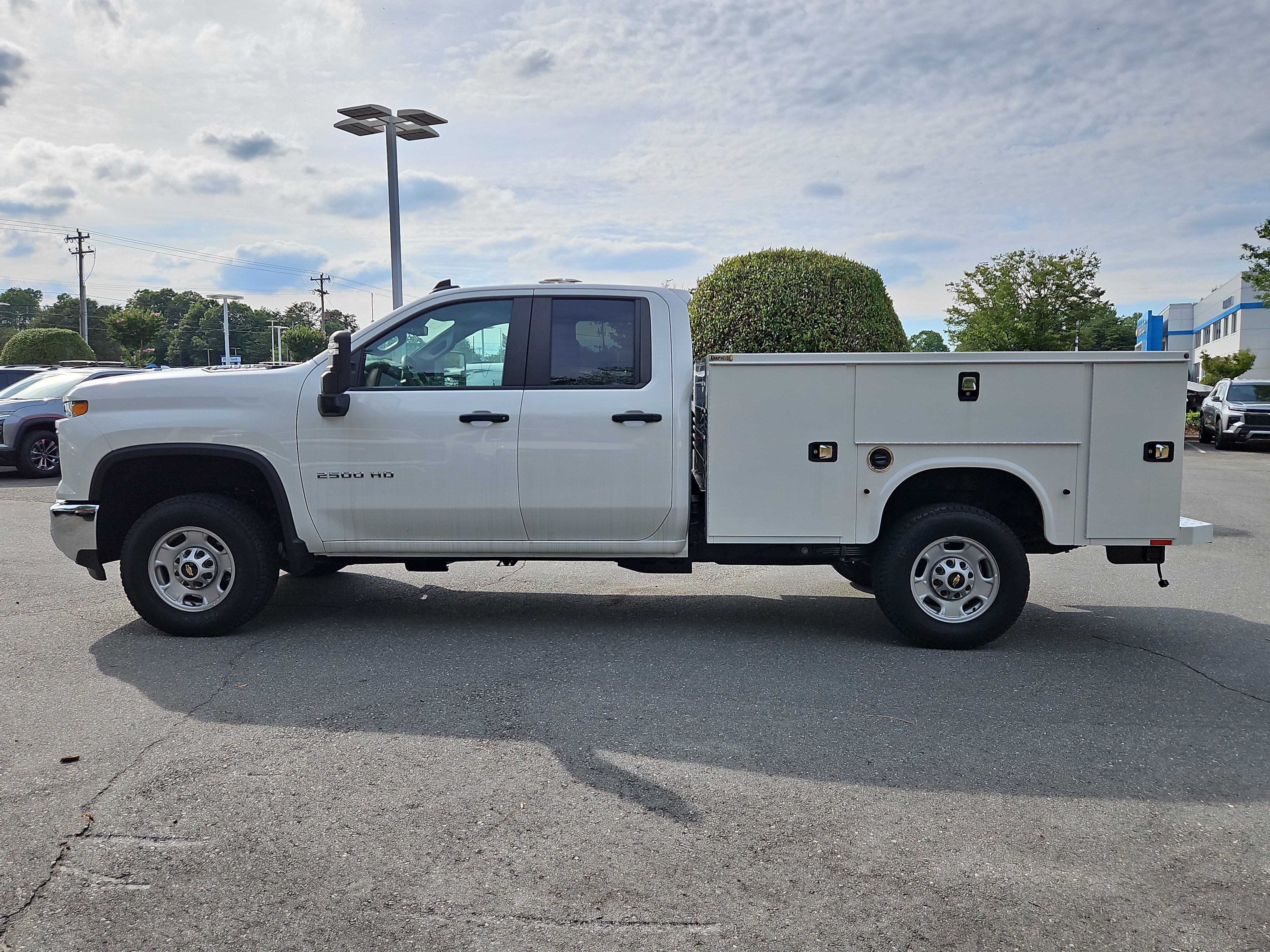 New 2025 Summit White Chevrolet WT image 2