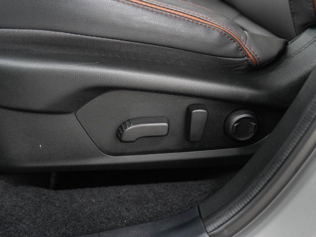 Used 2025 River Rock Pearl Subaru Sport image 28