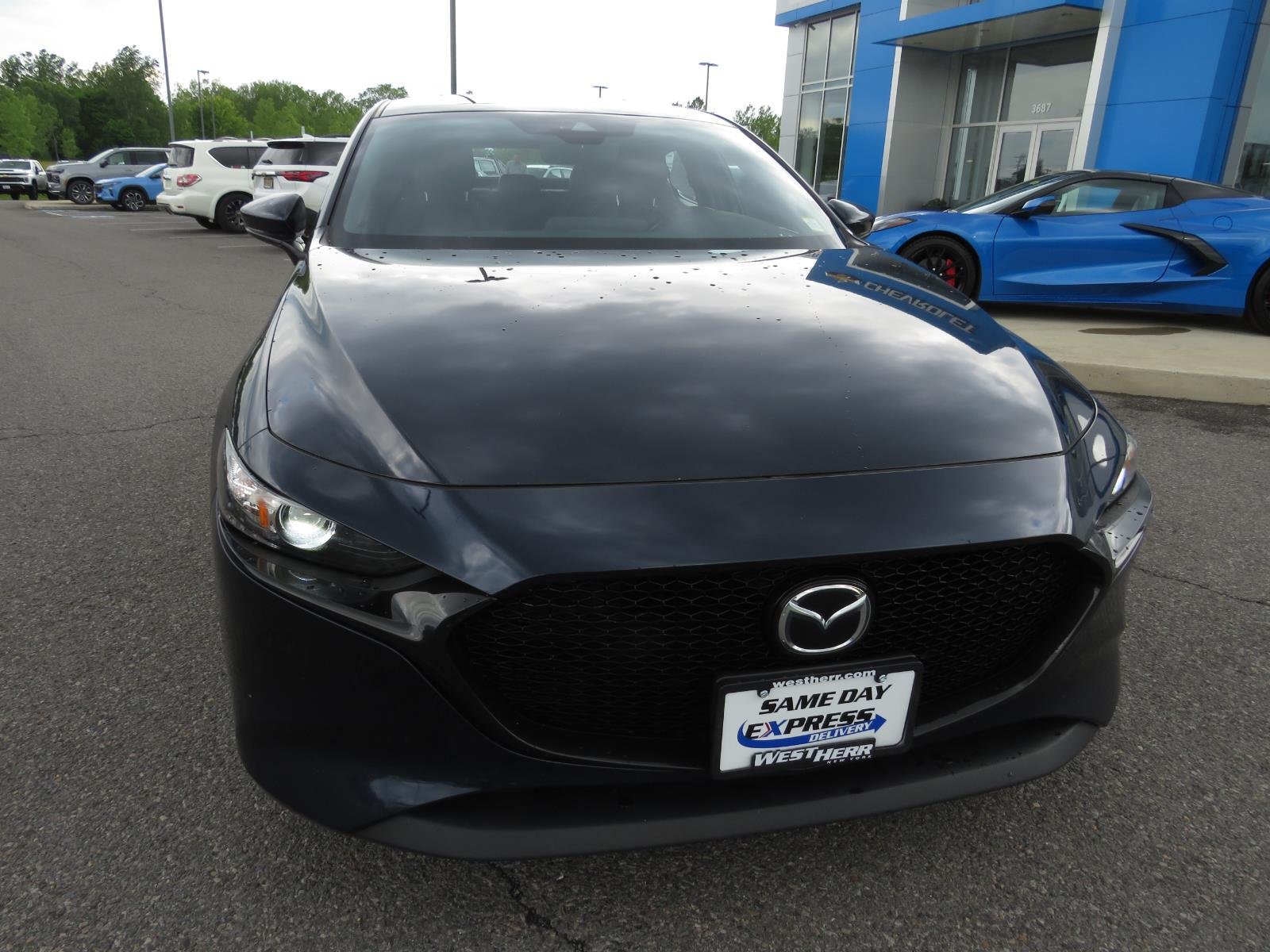 Used 2023  MAZDA  image 4