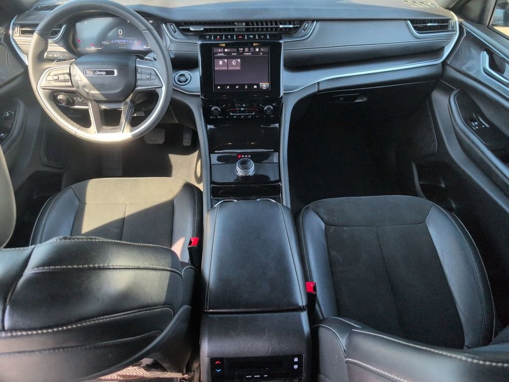 Used 2023 Gray Jeep Altitude image 22