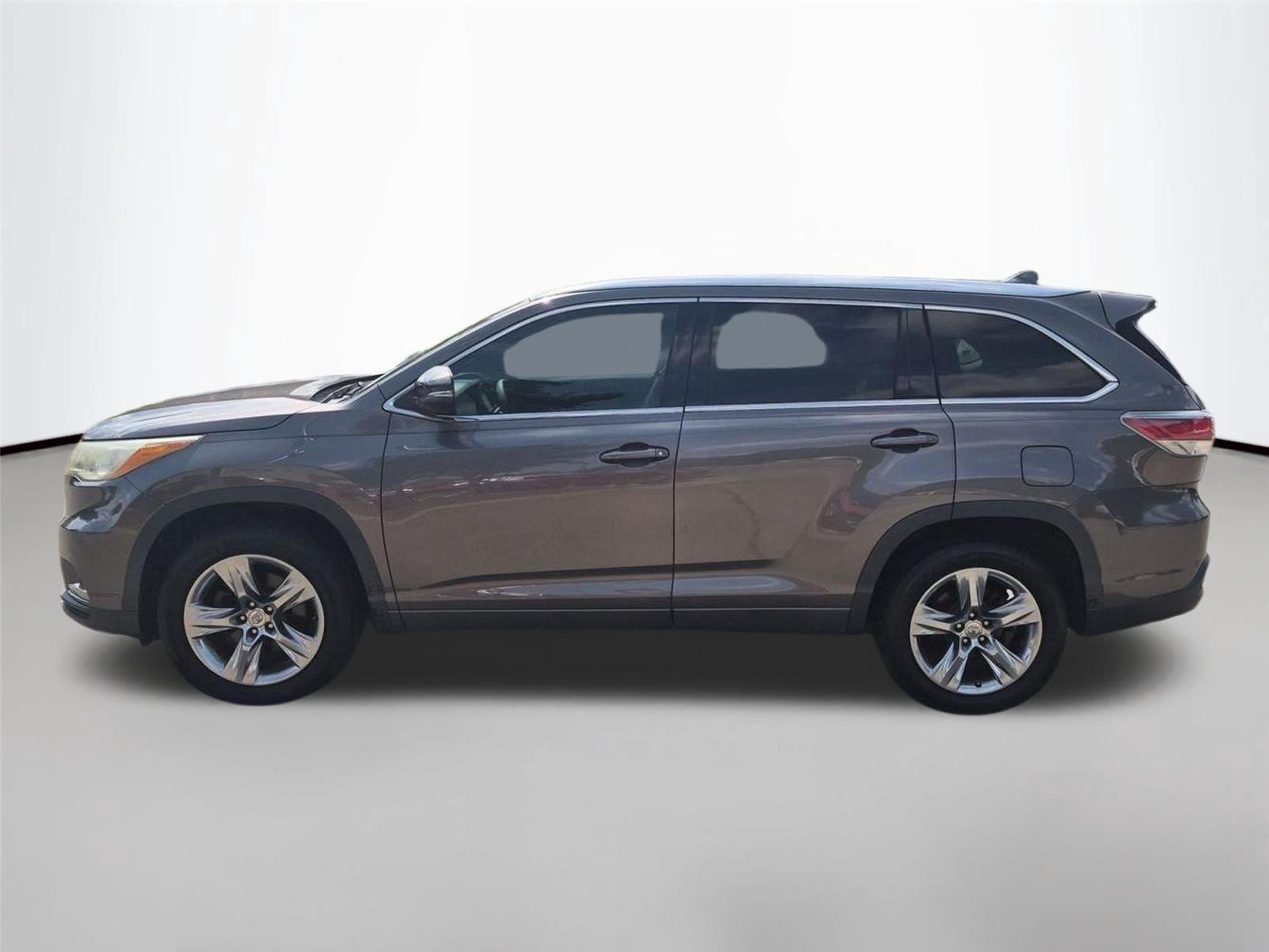 Used 2015 Predawn Gray Mica Toyota Limited image 2