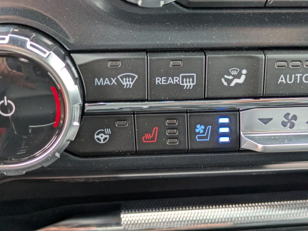 New 2026 Carbonized Gray Metallic Ford Lariat image 26
